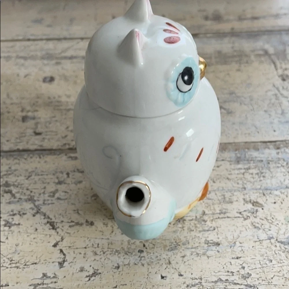 Small owl teapot​​​​​​​​​​​​​​